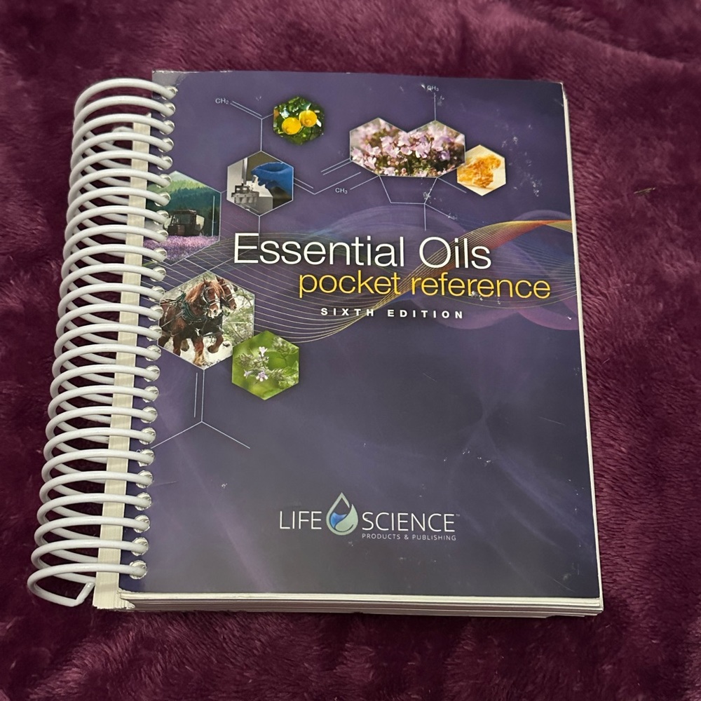 Life Science Essential Oils Pocket reference guide! EUC 6th edition!